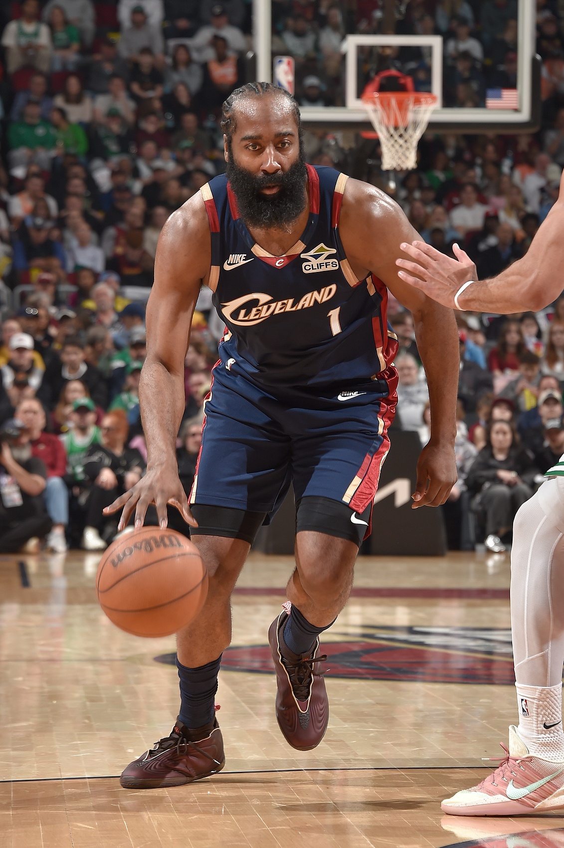 开云app-可惜空砍!哈登骑士生涯首次单场30分 此前11场最高23分